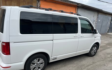 Volkswagen Caravelle T6 рестайлинг, 2016 год, 3 550 000 рублей, 9 фотография