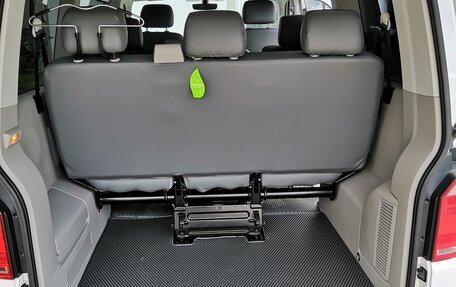 Volkswagen Caravelle T6 рестайлинг, 2016 год, 3 550 000 рублей, 11 фотография