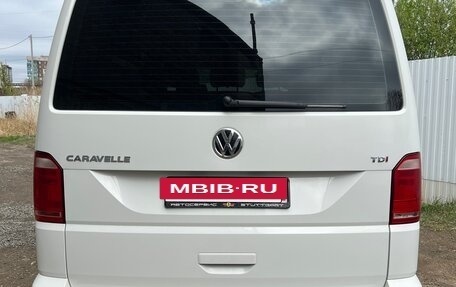 Volkswagen Caravelle T6 рестайлинг, 2016 год, 3 550 000 рублей, 10 фотография