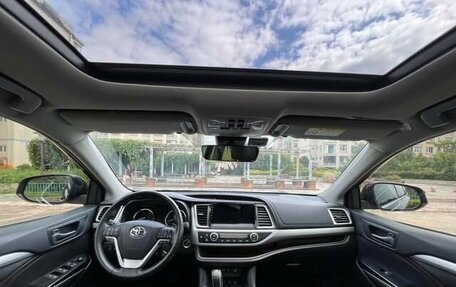 Toyota Highlander III, 2021 год, 3 370 000 рублей, 6 фотография