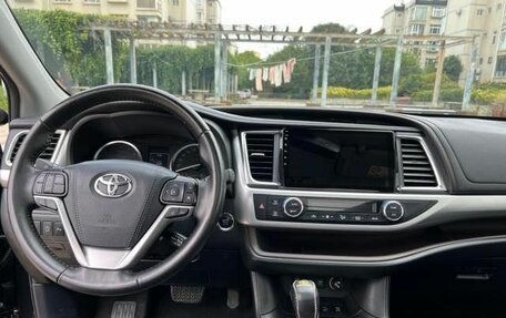 Toyota Highlander III, 2021 год, 3 370 000 рублей, 7 фотография