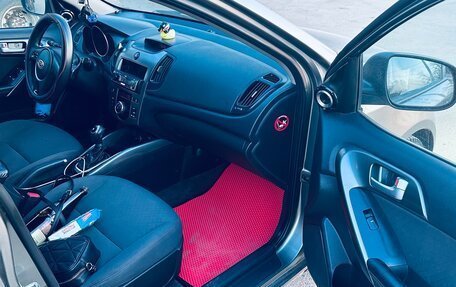 KIA Cerato III, 2010 год, 700 000 рублей, 6 фотография