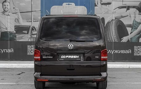 Volkswagen Multivan T5, 2015 год, 2 899 000 рублей, 4 фотография