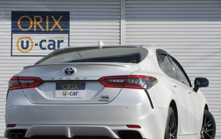 Toyota Camry, 2022 год, 3 247 000 рублей, 2 фотография