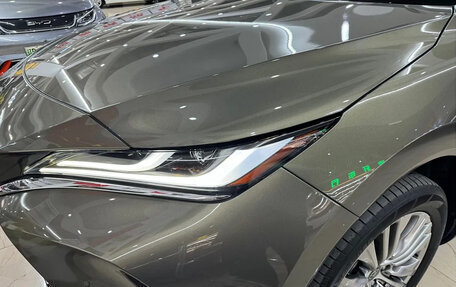 Toyota Harrier, 2022 год, 3 710 000 рублей, 5 фотография
