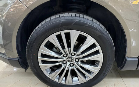 Toyota Harrier, 2022 год, 3 710 000 рублей, 10 фотография