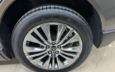 Toyota Harrier, 2022 год, 3 710 000 рублей, 9 фотография