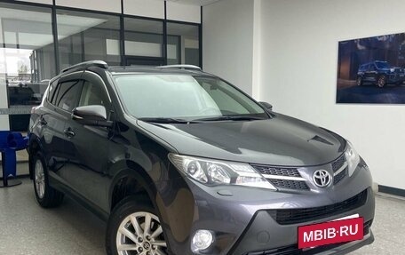 Toyota RAV4, 2015 год, 2 820 000 рублей, 2 фотография