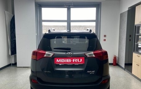 Toyota RAV4, 2015 год, 2 820 000 рублей, 4 фотография