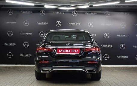 Mercedes-Benz E-Класс, 2022 год, 6 300 000 рублей, 3 фотография