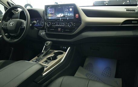Toyota Highlander, 2024 год, 6 400 000 рублей, 11 фотография