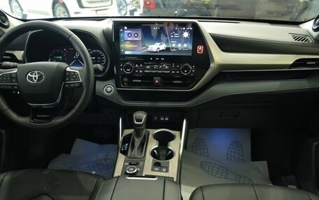 Toyota Highlander, 2024 год, 6 400 000 рублей, 12 фотография