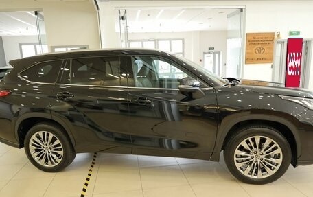 Toyota Highlander, 2024 год, 6 400 000 рублей, 8 фотография