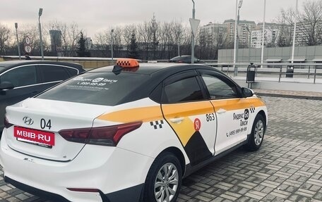 Hyundai Solaris II рестайлинг, 2018 год, 750 000 рублей, 3 фотография