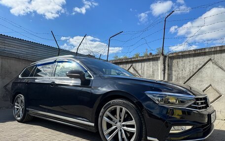 Volkswagen Passat B8 рестайлинг, 2019 год, 2 750 000 рублей, 2 фотография