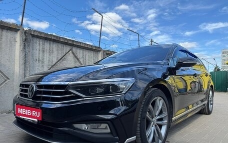 Volkswagen Passat B8 рестайлинг, 2019 год, 2 750 000 рублей, 8 фотография