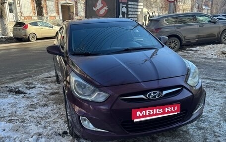 Hyundai Solaris II рестайлинг, 2011 год, 680 000 рублей, 2 фотография