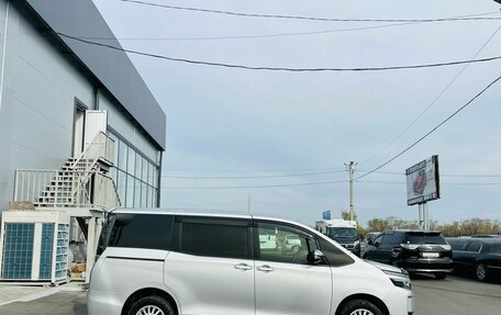 Toyota Voxy III, 2014 год, 1 899 999 рублей, 7 фотография