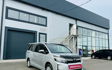 Toyota Voxy III, 2014 год, 1 899 999 рублей, 8 фотография