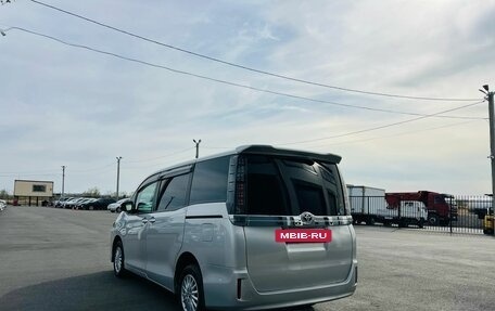 Toyota Voxy III, 2014 год, 1 899 999 рублей, 4 фотография