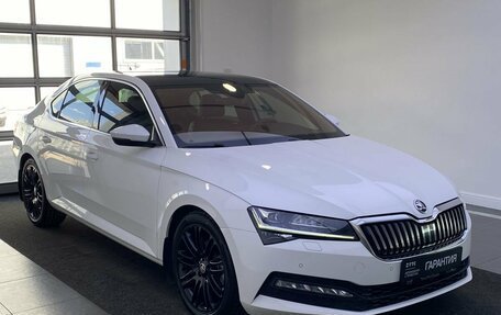Skoda Superb III рестайлинг, 2019 год, 3 150 000 рублей, 3 фотография
