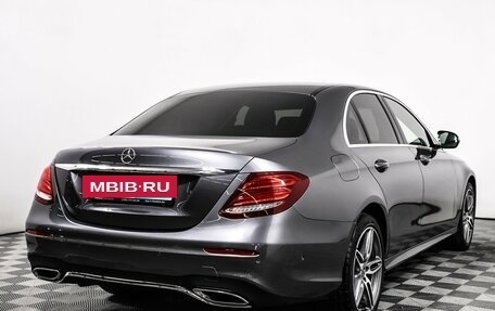 Mercedes-Benz E-Класс, 2018 год, 3 798 000 рублей, 5 фотография