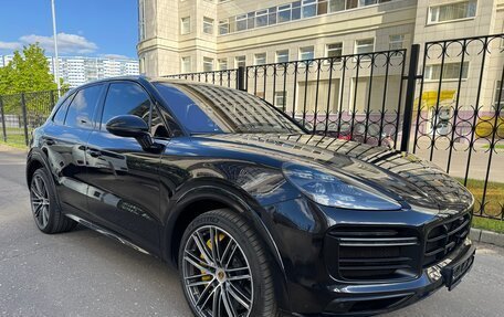 Porsche Cayenne III, 2018 год, 10 800 000 рублей, 2 фотография