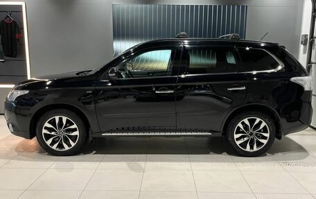 Mitsubishi Outlander III рестайлинг 3, 2013 год, 1 750 000 рублей, 2 фотография
