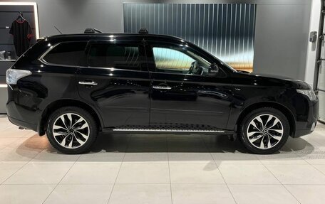 Mitsubishi Outlander III рестайлинг 3, 2013 год, 1 750 000 рублей, 6 фотография