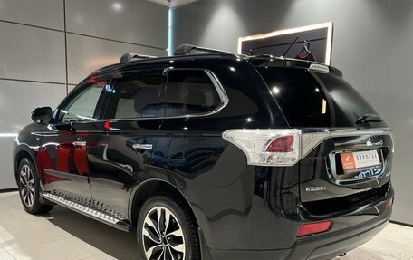 Mitsubishi Outlander III рестайлинг 3, 2013 год, 1 750 000 рублей, 3 фотография