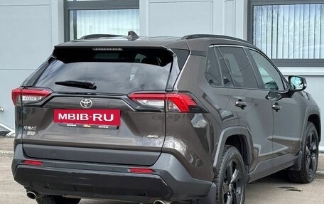 Toyota RAV4, 2021 год, 3 200 000 рублей, 5 фотография