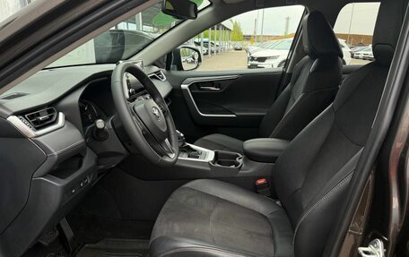 Toyota RAV4, 2021 год, 3 200 000 рублей, 10 фотография