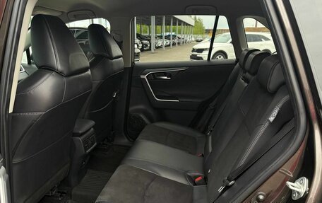 Toyota RAV4, 2021 год, 3 200 000 рублей, 12 фотография