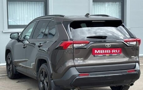 Toyota RAV4, 2021 год, 3 200 000 рублей, 7 фотография