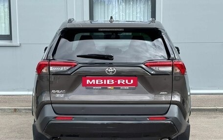 Toyota RAV4, 2021 год, 3 200 000 рублей, 6 фотография