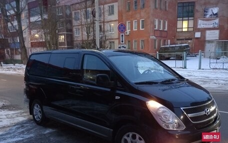 Hyundai H-1 II рестайлинг, 2012 год, 2 000 000 рублей, 3 фотография