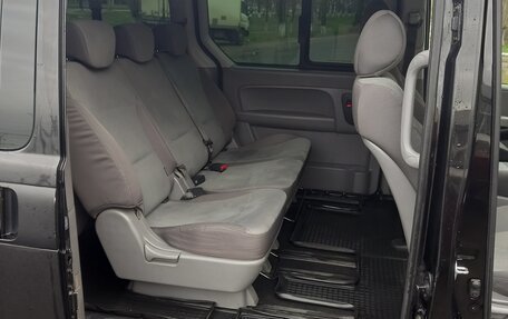Hyundai H-1 II рестайлинг, 2012 год, 2 000 000 рублей, 12 фотография
