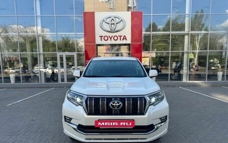 Toyota Land Cruiser Prado 150 рестайлинг 2, 2020 год, 5 500 000 рублей, 2 фотография