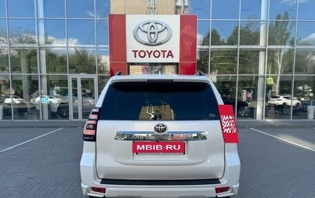 Toyota Land Cruiser Prado 150 рестайлинг 2, 2020 год, 5 500 000 рублей, 6 фотография