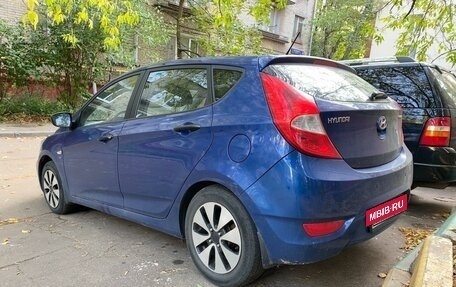 Hyundai Solaris II рестайлинг, 2014 год, 990 000 рублей, 2 фотография