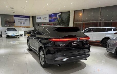 Toyota Harrier, 2022 год, 3 824 000 рублей, 5 фотография