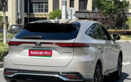 Toyota Venza, 2022 год, 2 990 000 рублей, 3 фотография