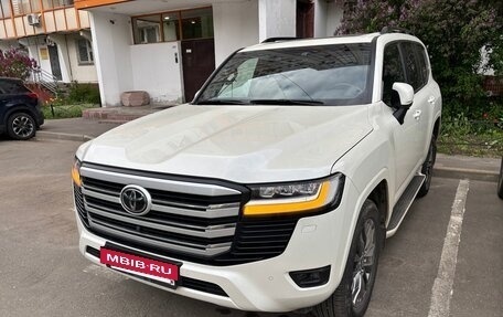 Toyota Land Cruiser, 2023 год, 11 250 000 рублей, 2 фотография