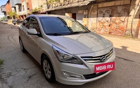 Hyundai Solaris II рестайлинг, 2015 год, 1 090 000 рублей, 3 фотография