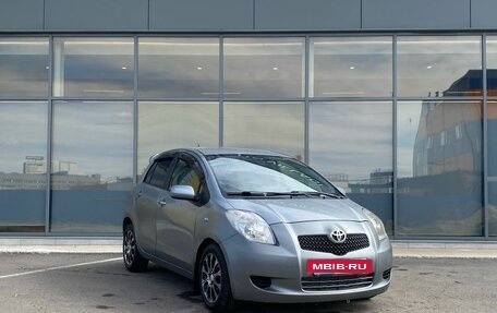 Toyota Yaris III рестайлинг, 2006 год, 455 000 рублей, 2 фотография