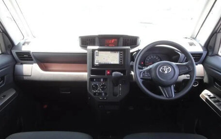 Toyota Roomy I, 2020 год, 995 000 рублей, 3 фотография