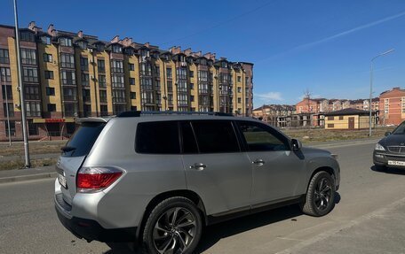 Toyota Highlander III, 2011 год, 2 200 000 рублей, 5 фотография