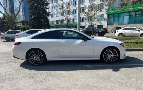Mercedes-Benz E-Класс, 2019 год, 6 050 000 рублей, 4 фотография