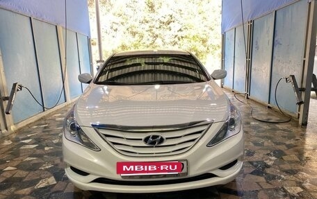 Hyundai Sonata VI, 2013 год, 770 000 рублей, 2 фотография