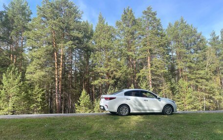 KIA Rio IV, 2018 год, 1 390 000 рублей, 4 фотография